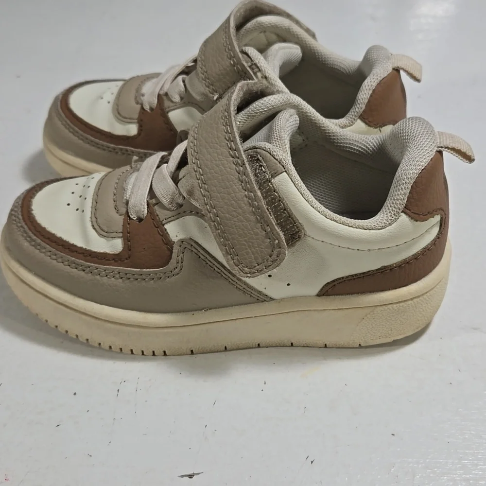 H&M Kids Tan Loafers and Cream & Tan Sneakers size 8 25